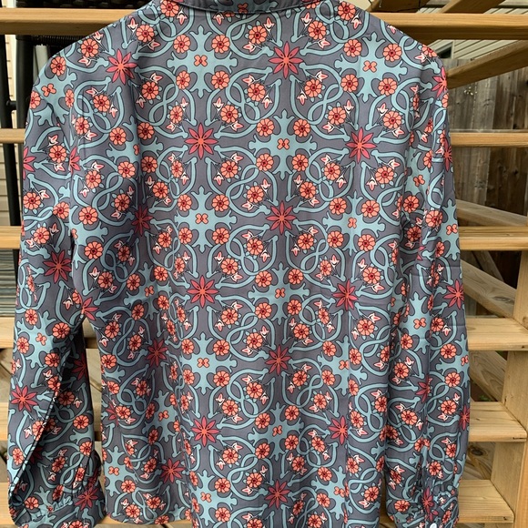 NWT Button up Blouse, size Large - Picture 1 of 5